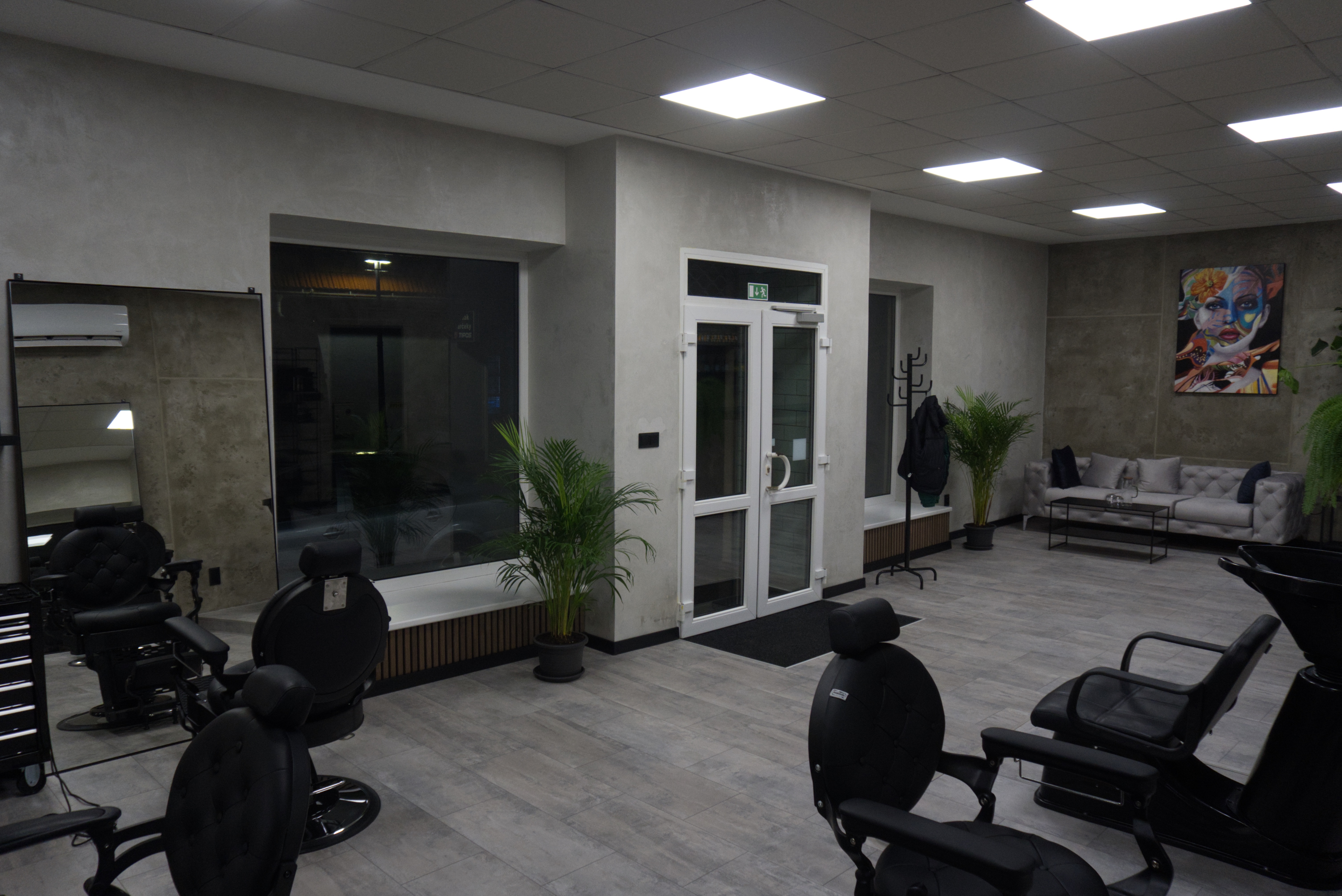 Interiér barbershopu Vráble